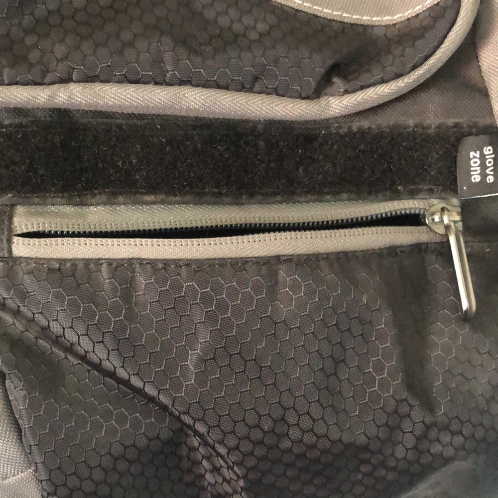 Easton sports outdoors pockets black and Gray Backpack - Picture 5 of 10
